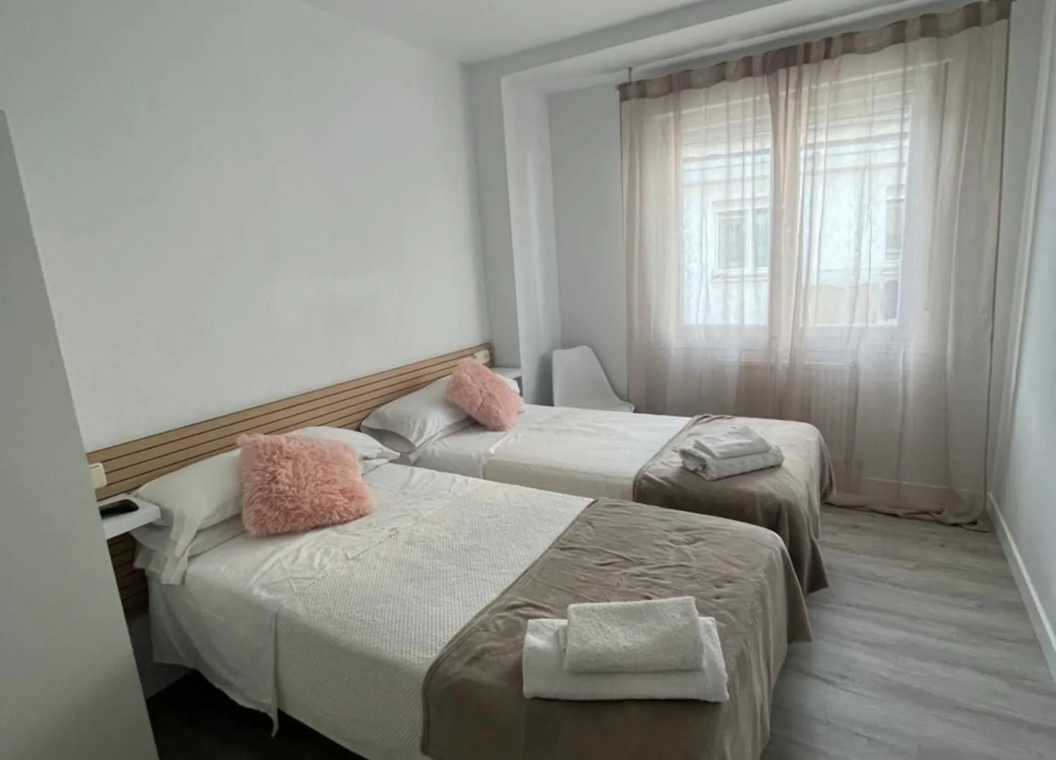 Pension Luzia Optional Auto Check-In - Antigua Pension Mari Asun Pamplona